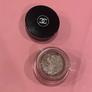 Chanel Longwear Luminous Eyeshadow in New Moon